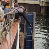 Ausrichten des Schiffes zwischen den Stützen