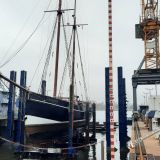 Atalanta kommt aus dem Wasser